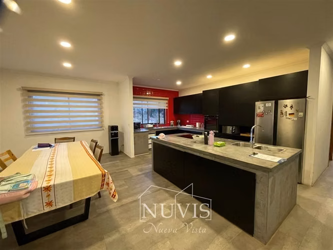 Casa en venta de 6 dorm. en Villa Alemana