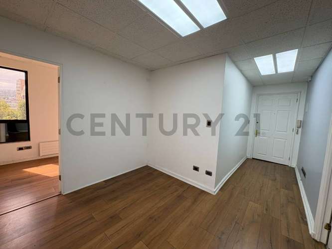 Venta, iluminada y céntrica oficina en Libertad - Imagen 10