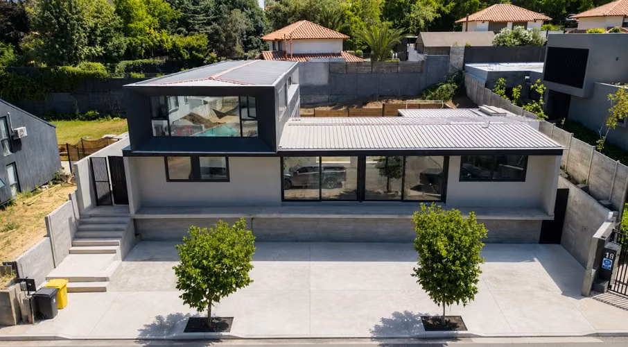 CASA Moderna casa en condominio cercana a colegios Santiago College, Huinganal