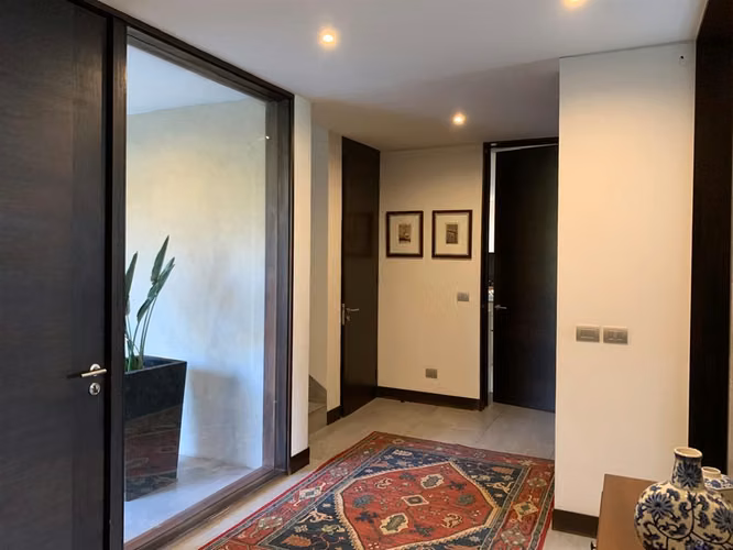 CASA Moderna casa con sitio plano en condominio Golf Lomas de la Dehesa
