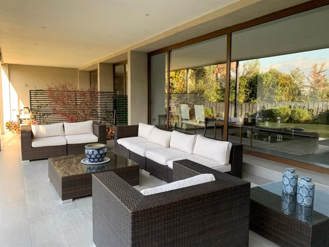 CASA Moderna casa con sitio plano en condominio Golf Lomas de la Dehesa