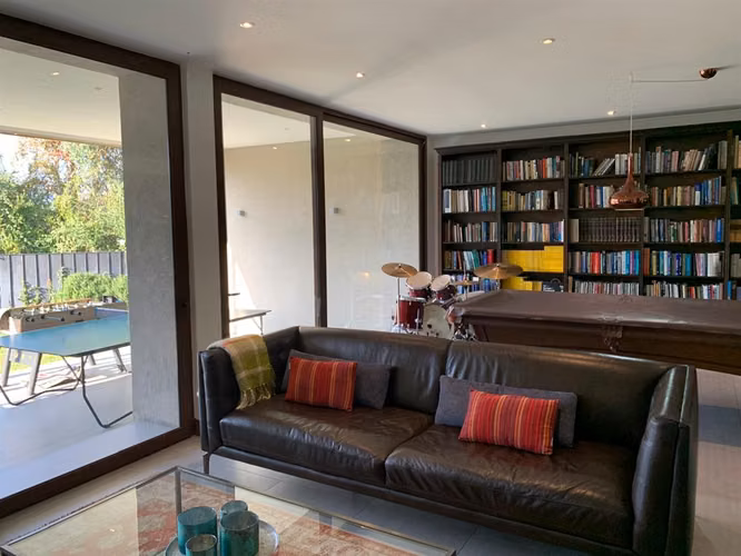 CASA Moderna casa con sitio plano en condominio Golf Lomas de la Dehesa