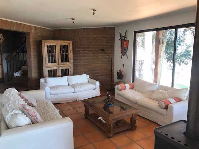 CASA Sitio con 2 casas ambas con acceso al lago, 2 embarcaderos