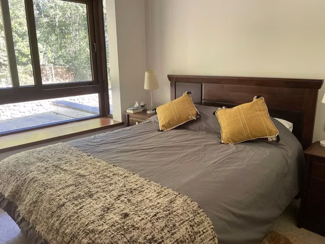 CASA Linda casa en condominio con acceso al lago y marina a pasos del centro