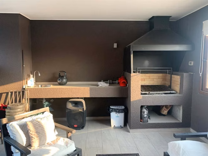 DEPARTAMENTO Triplex casi nuevo en mejor sector de La Dehesa