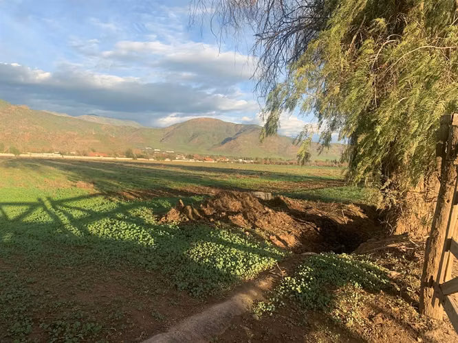 SITIO 3 paños de 3, 5 y 8 HA c/u urbano colindante con salida norte de Las Brisas de Chicureo