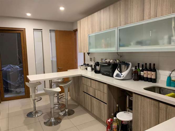 CASA Townhouse en segurísimo condominio con linda vista a Santiago