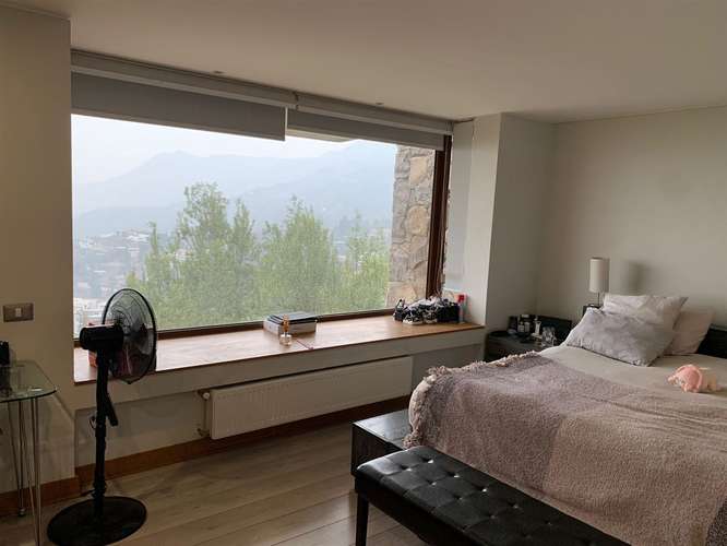 CASA Townhouse en segurísimo condominio con linda vista a Santiago