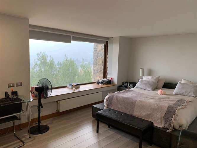 CASA Townhouse en segurísimo condominio con linda vista a Santiago