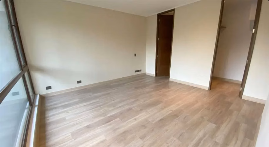 DEPARTAMENTO Moderno con jardín privado con excelente conectividad en La Dehesa Central