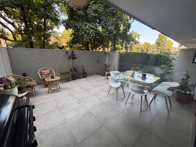 DEPARTAMENTO Moderno con jardín privado con excelente conectividad en La Dehesa Central