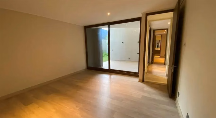 DEPARTAMENTO Moderno con jardín privado con excelente conectividad en La Dehesa Central