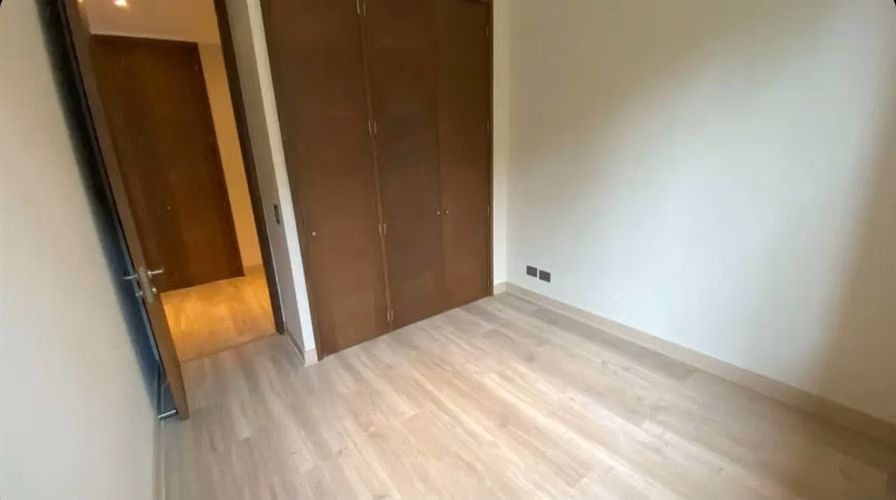 DEPARTAMENTO Moderno con jardín privado con excelente conectividad en La Dehesa Central