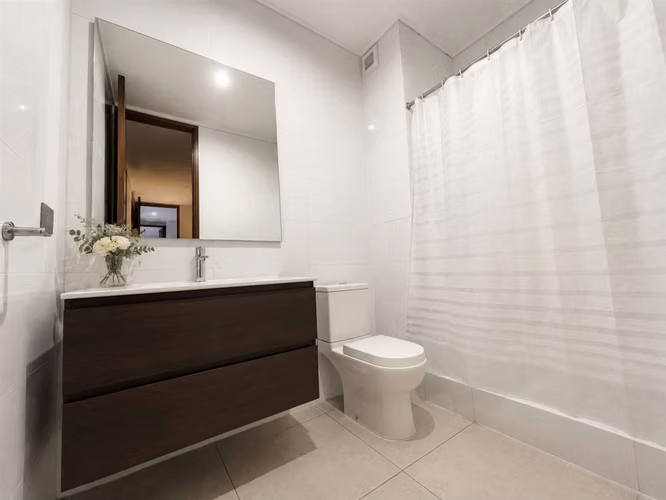 DEPARTAMENTO Moderno con jardín privado con excelente conectividad en La Dehesa Central