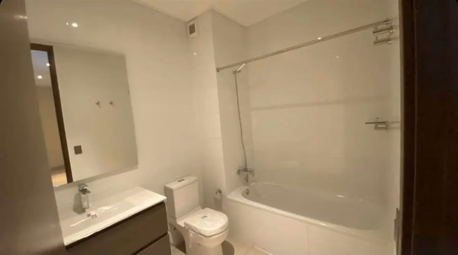 DEPARTAMENTO Moderno con jardín privado con excelente conectividad en La Dehesa Central