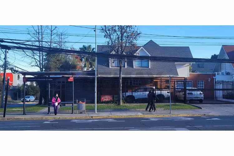 Esquina comercial estratégica en peñalolén