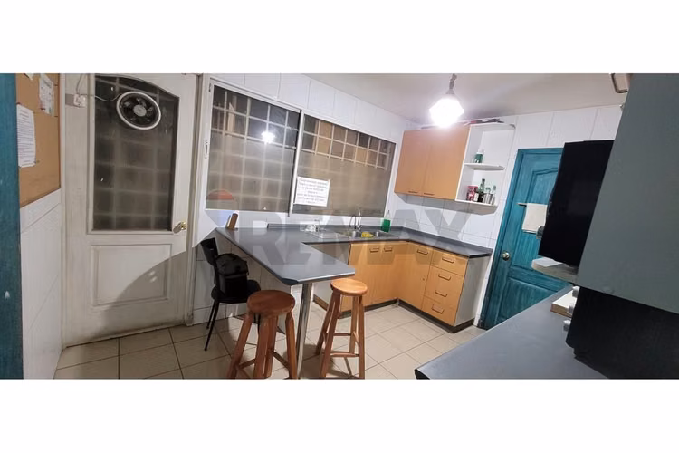 Excelente esquina comercial en peñalolén