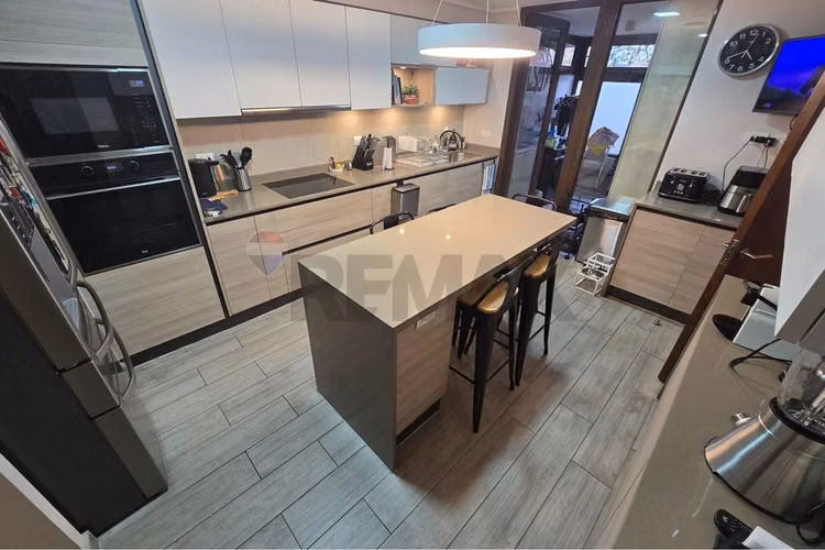 Como nuevo - venta depto. 3d 3b + 3estac. y bod.