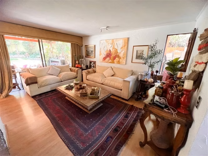 Casa en venta de 4 dorm. en Huechuraba