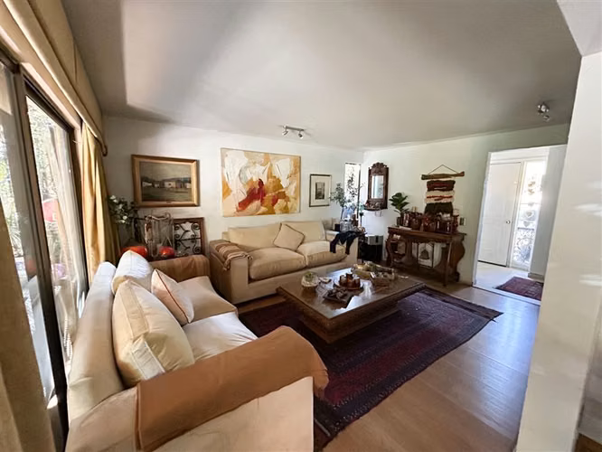 Casa en venta de 4 dorm. en Huechuraba
