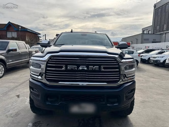 RAM 2500 laramie - Imagen 2