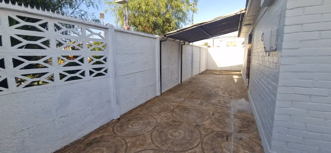 Arriendo de casa de 3 dormitorios, en La Cruz.  $420.000
