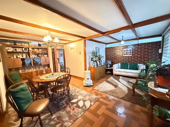 AMPLIA CASA EN VENTA, TALCA