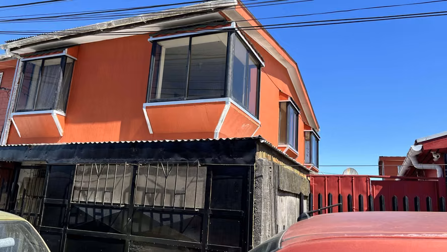 Se vende casa amplia en Coronel