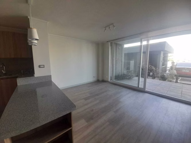 ACOGEDOR DEPTO PRIMER PISO CON PATIO 3 3D 2 B (169080)