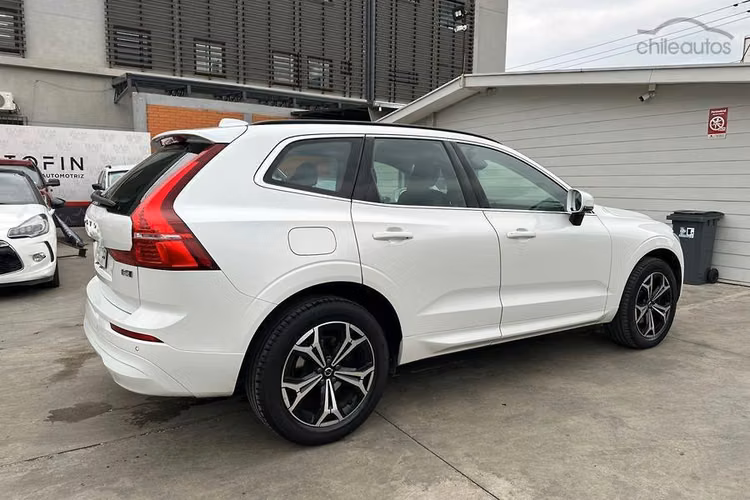 Xc60 2.0 B5 Momentum Auto 4WD - Imagen 4