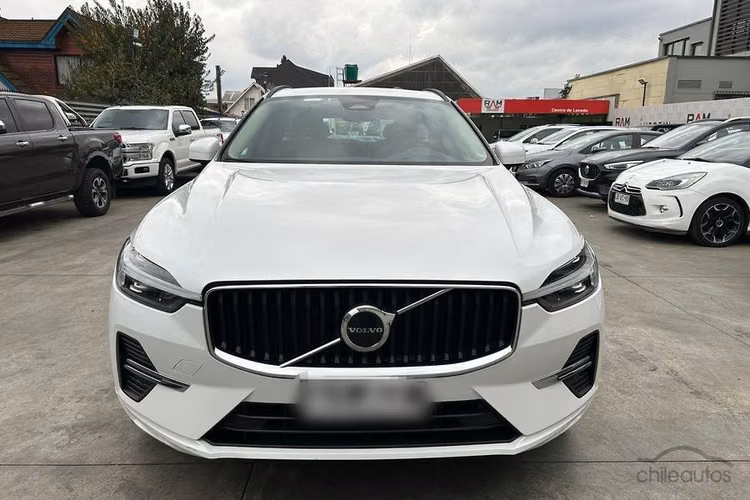 Xc60 2.0 B5 Momentum Auto 4WD - Imagen 2
