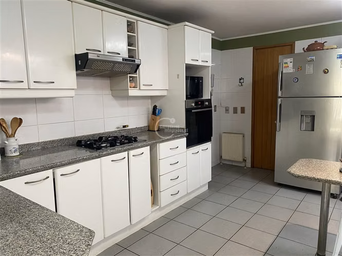 Casa en venta de 7 dorm. en Peñalolén