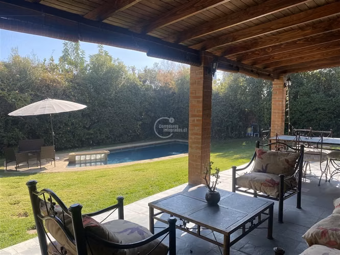 Casa en venta de 7 dorm. en Peñalolén