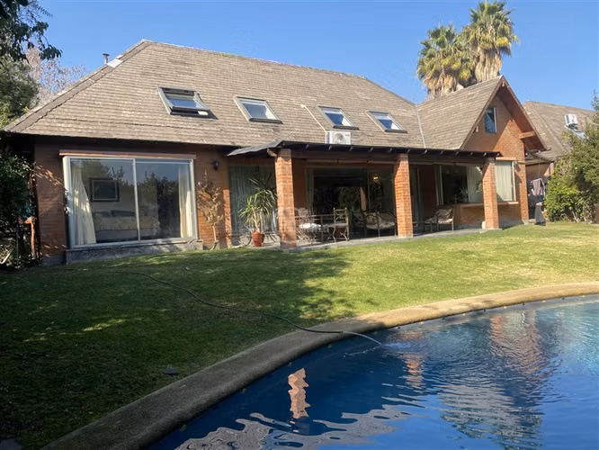 Casa en venta de 7 dorm. en Peñalolén