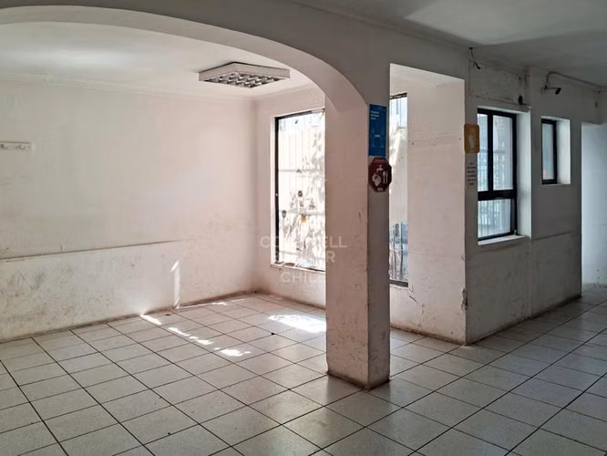 Arriendo Casa Comercial / Metro Escuela Militar