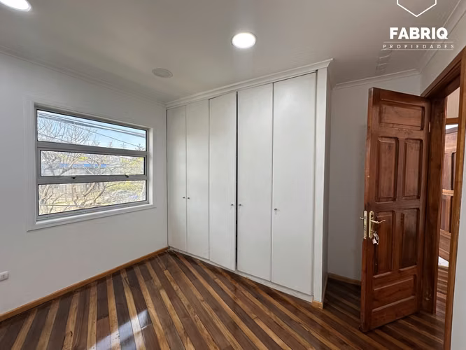 GRAN CASA COMERCIAL, FULL REMODELADA / 215 M2