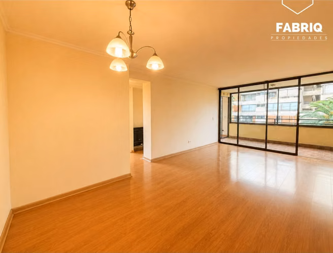 EN VENTA | DEPARTAMENTO CON GRAN POTENCIAL EN PLAZA LAS LILAS – PROVIDENCIA - Imagen 2