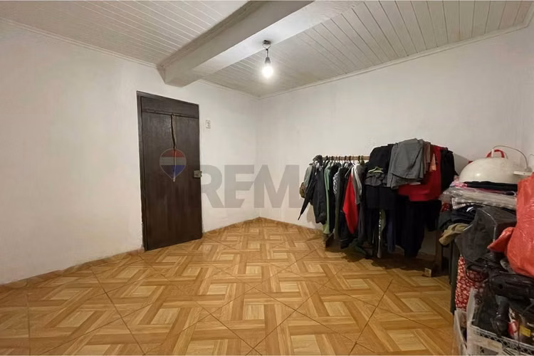 "cómoda casa renovada en pedro aguirre cerda"