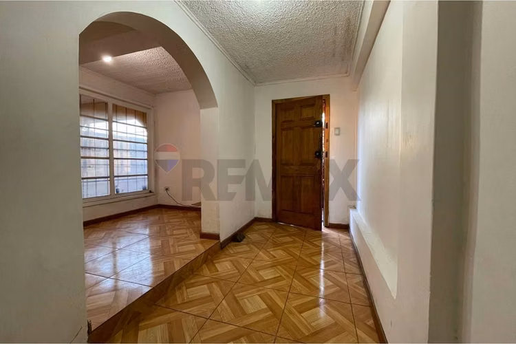 "cómoda casa renovada en pedro aguirre cerda"