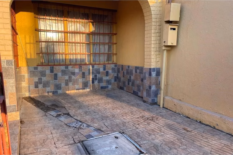 "cómoda casa renovada en pedro aguirre cerda"