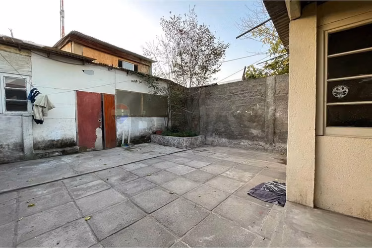 "cómoda casa renovada en pedro aguirre cerda"