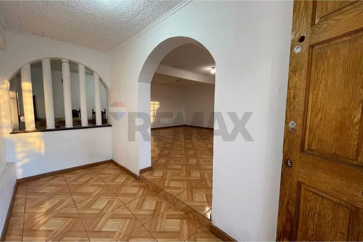 "cómoda casa renovada en pedro aguirre cerda"