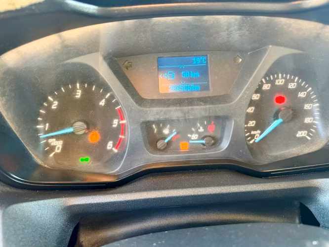 2021 Bus Ford Transit 2.2 Diesel para 17 pasajeros – Incluye A/C