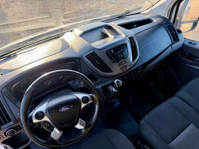 2021 Bus Ford Transit 2.2 Diesel para 17 pasajeros – Incluye A/C