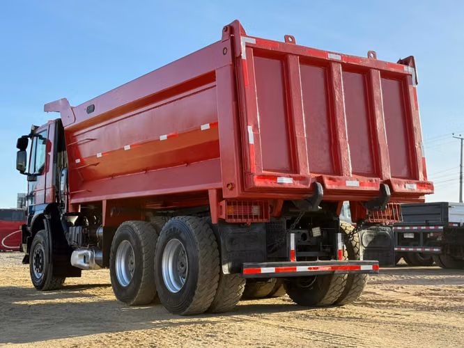 2019 Camión Iveco Trakker Hi Land Tolva 20m3 – 112.000 kms