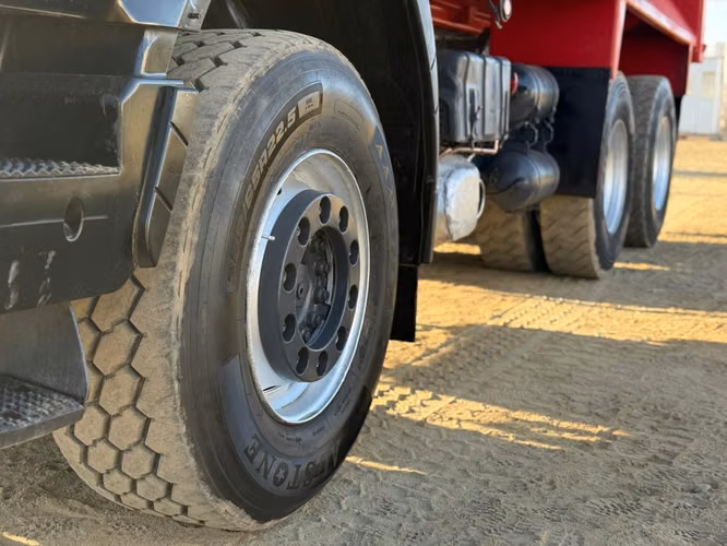 2019 Camión Iveco Trakker Hi Land Tolva 20m3 – 112.000 kms