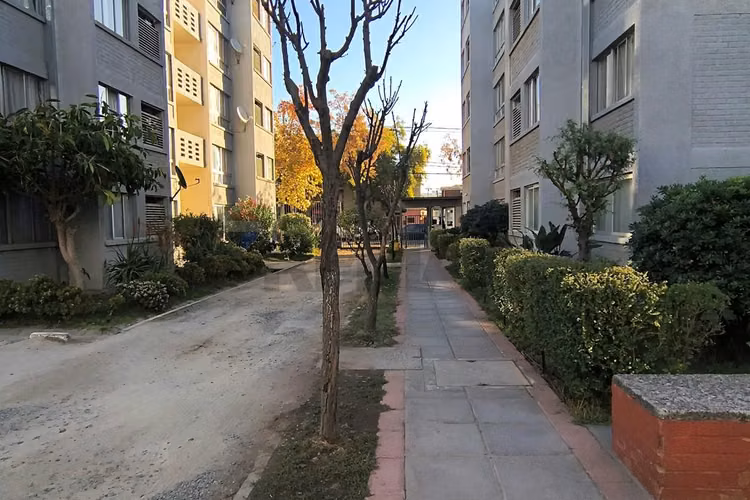 Departamento con áreas verdes en barrio yungay.