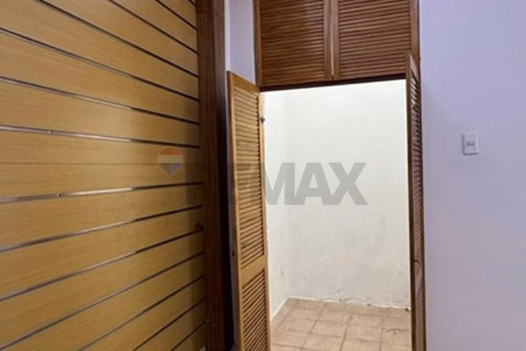 Espacio mixto 213 m² con oficinas y bodegaje