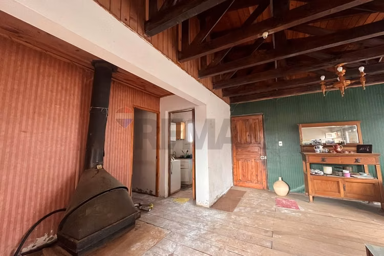 Se venden 2 terrenos con cabañas y casa principal
