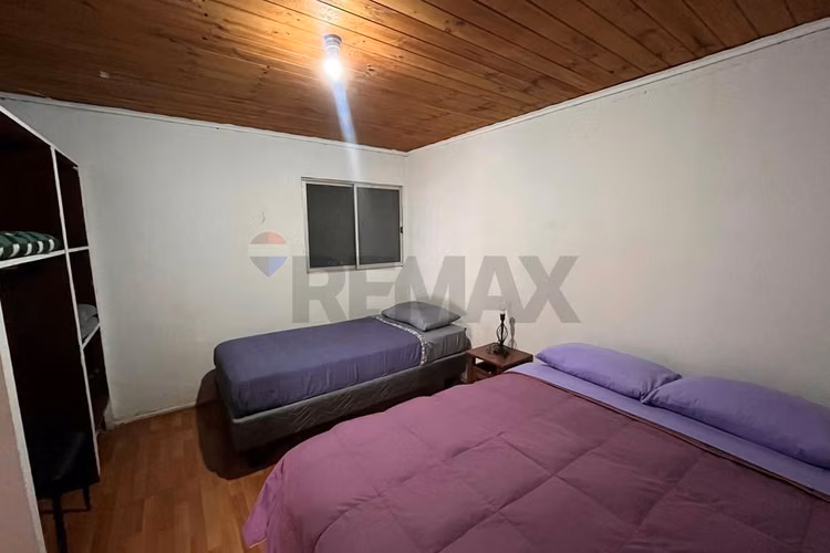 Se venden 2 terrenos con cabañas y casa principal